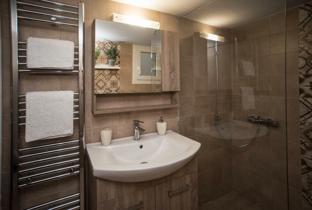 Real Central New Flat - 1' To Metro - Direct Acropolis,Pireus - Best Heating And Cooling System Athen Eksteriør billede